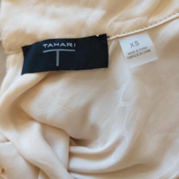 Tahari size XS cream sleeveless top - Picture 8 of 9